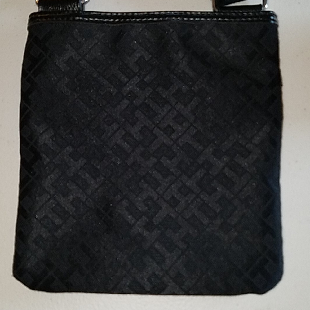Tommy Hilfiger Black Crossbody Purse - Picture 5 of 6